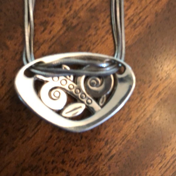 Brighton retired EVE DELIGHT short leaf Swarovski crystal necklace - Picture 3 of 11